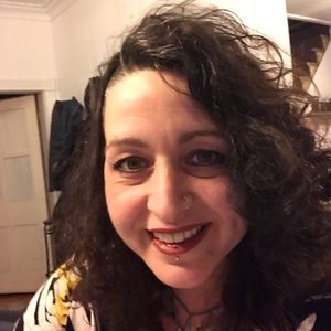 Meet your Posher, Estelle